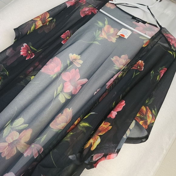 Floral Kimono - Picture 3 of 6